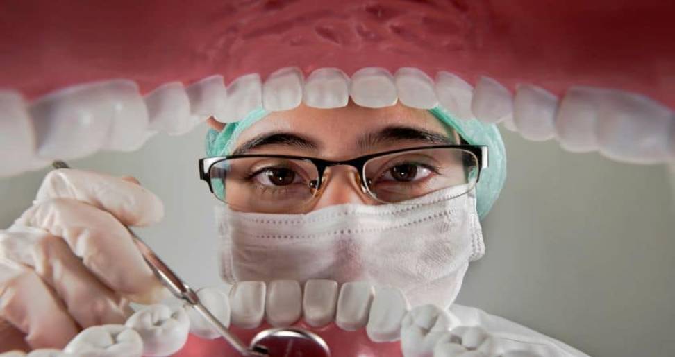 Finding the Best Qualified Dental Surgeon in Newtown for Your Oral Health Needs