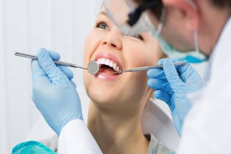 The Best Dental Surgeon Near You: What to Look For